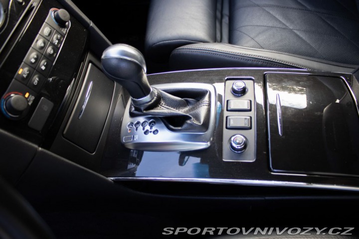 Infiniti Ostatní modely QX70 Verze S, servisované, DVB 2015