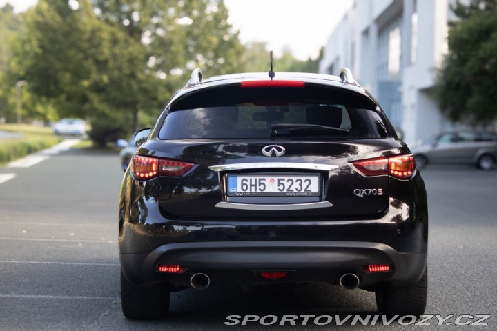 Infiniti Ostatní modely QX70 Verze S, servisované, DVB 2015