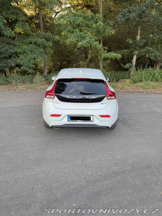 Volvo V40 2014