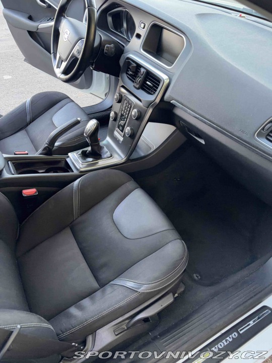 Volvo V40 2014
