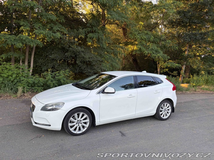 Volvo V40 2014