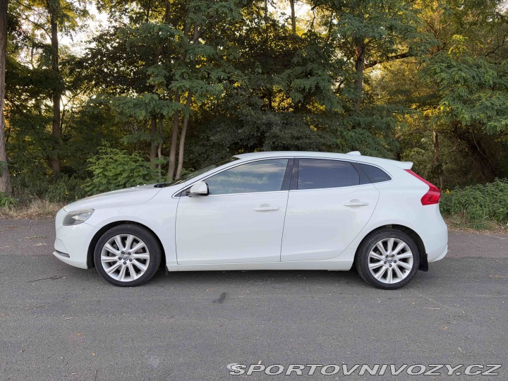 Volvo V40 2014