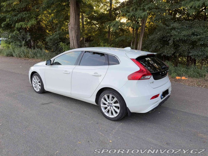Volvo V40 2014