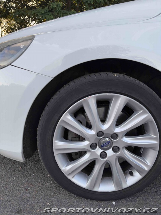 Volvo V40 2014
