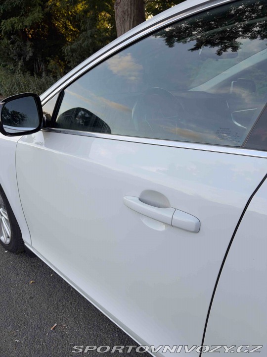 Volvo V40 2014