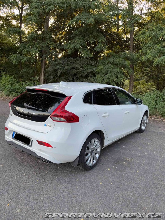 Volvo V40 2014