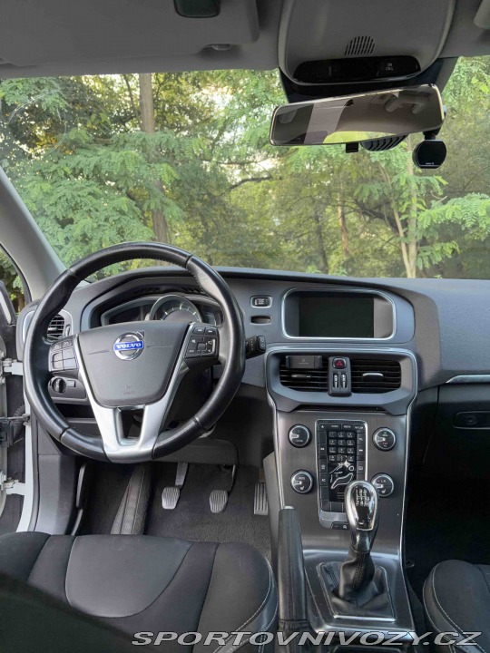 Volvo V40 2014