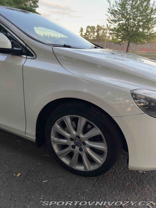 Volvo V40 2014