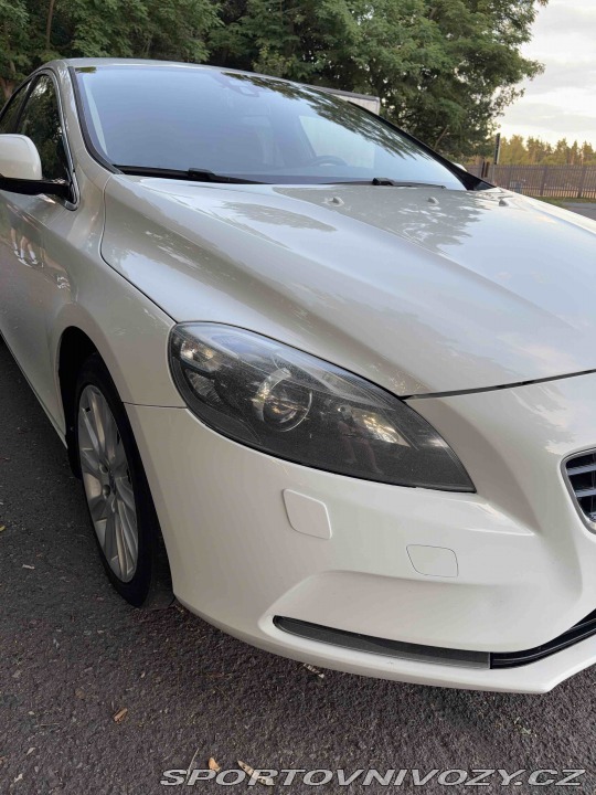 Volvo V40 2014