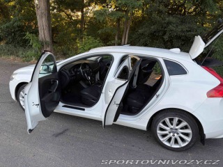 Volvo V40 2014