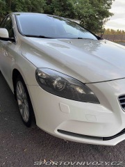 Volvo V40 2014