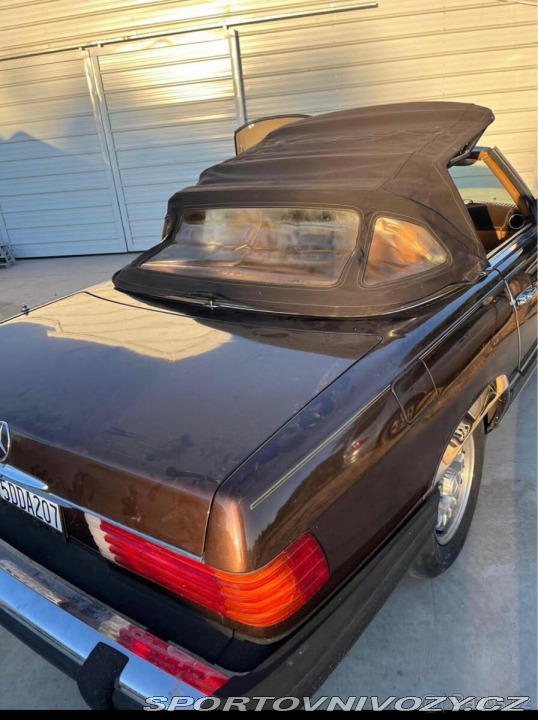 Mercedes-Benz SL W107 1982