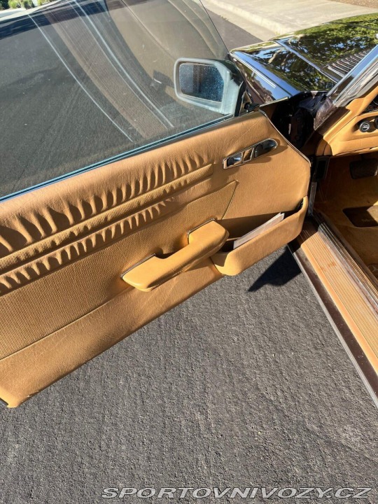 Mercedes-Benz SL W107 1982