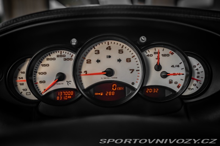 Porsche 911 Carrera 4 2001