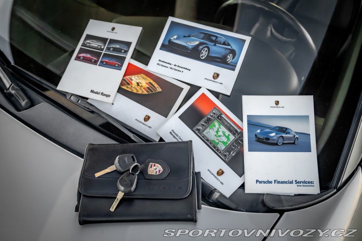 Porsche 911 Carrera 4 2001