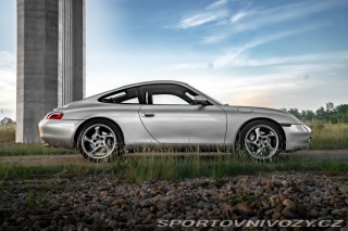 Porsche 911 Carrera 4 2001