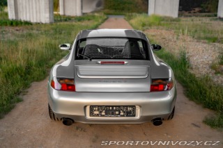 Porsche 911 Carrera 4 2001