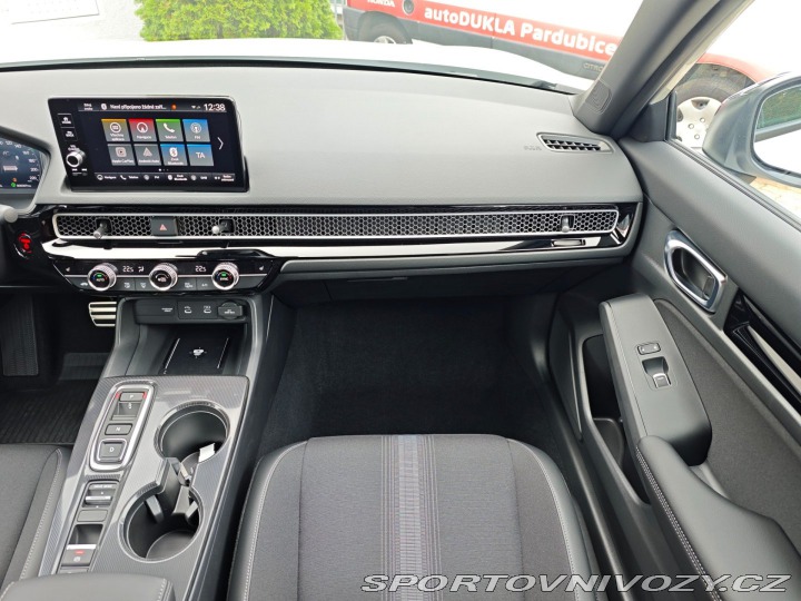 Honda Civic 2.0 e:HEV SPORT SKLADEM 2026