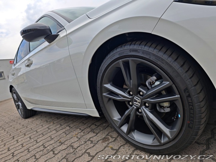 Honda Civic 2.0 e:HEV SPORT SKLADEM 2026