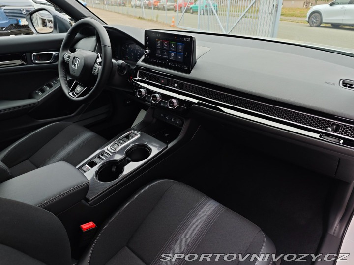 Honda Civic 2.0 e:HEV SPORT SKLADEM 2026