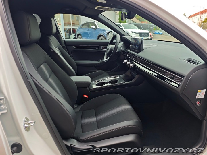 Honda Civic 2.0 e:HEV SPORT SKLADEM 2026