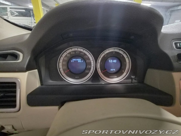 Volvo V70 2,4   D5 4x4 158KW 2011