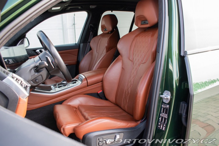 BMW X5 M60i xDrive 390kw výfuk 2023