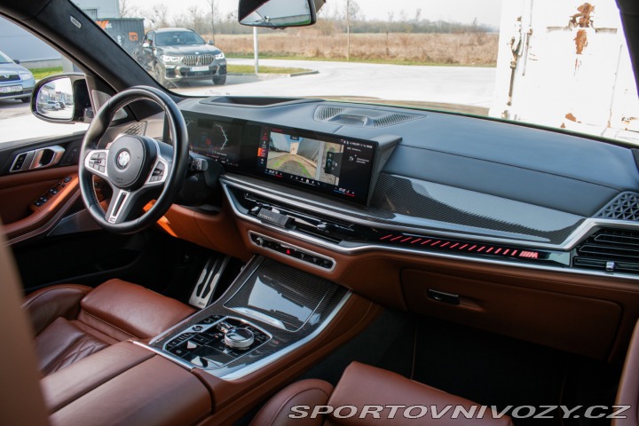BMW X5 M60i xDrive 390kw výfuk 2023