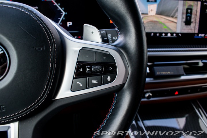 BMW X5 M60i xDrive 390kw výfuk 2023