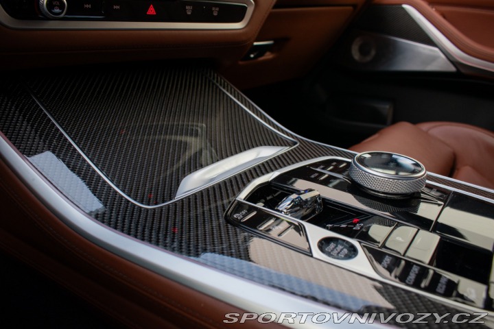 BMW X5 M60i xDrive 390kw výfuk 2023