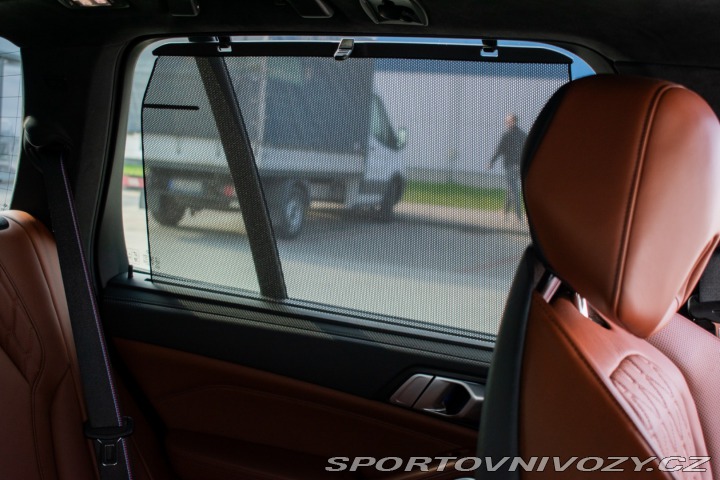 BMW X5 M60i xDrive 390kw výfuk 2023