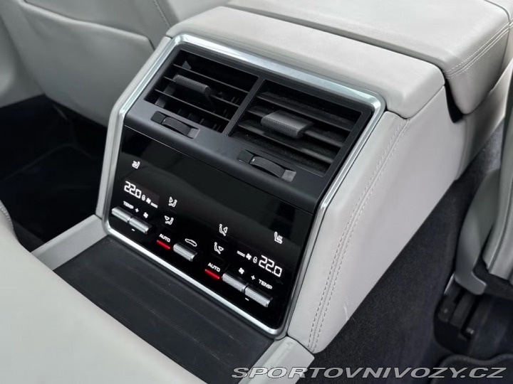 Porsche Panamera Turbo S ST záruka 2029 2018