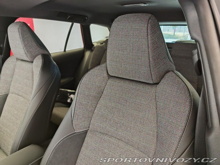 Toyota Corolla 2.0 Hybrid e-CVT Style 1800