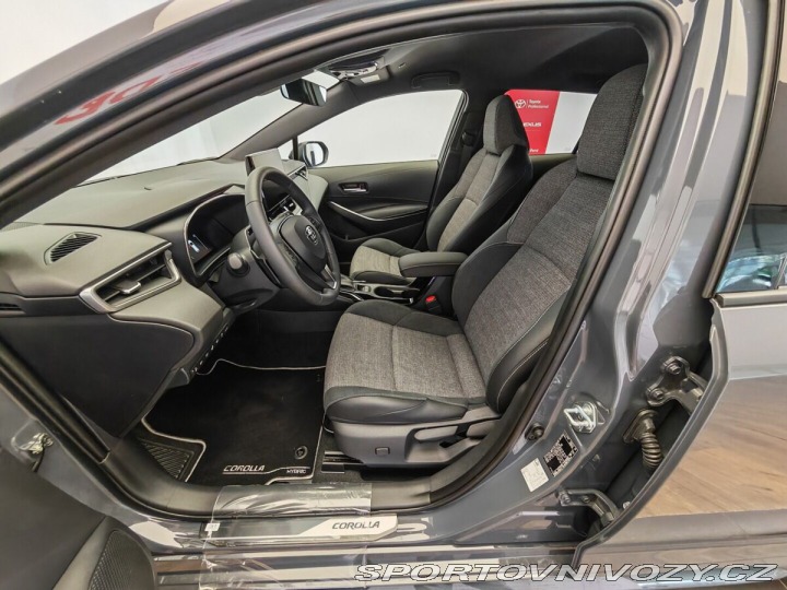 Toyota Corolla 2.0 Hybrid e-CVT Style 1800