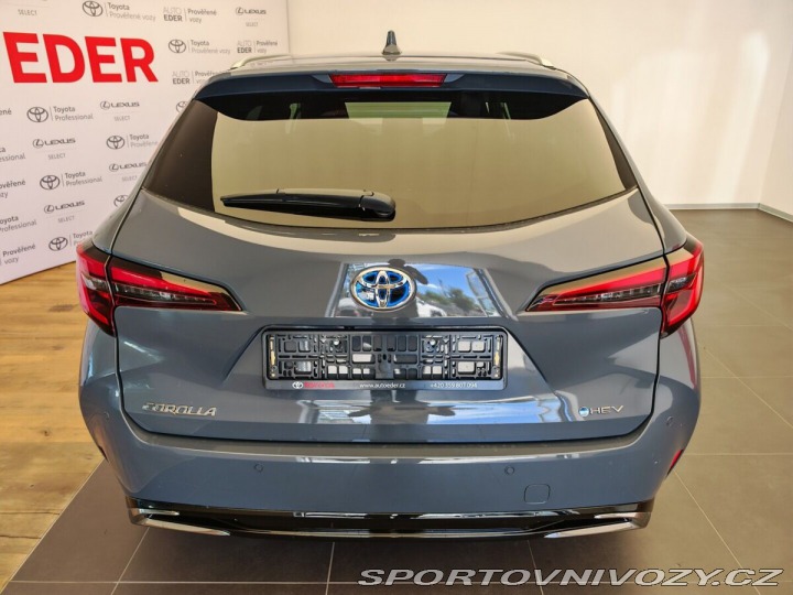 Toyota Corolla 2.0 Hybrid e-CVT Style 1800
