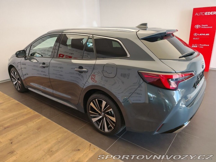 Toyota Corolla 2.0 Hybrid e-CVT Style 1800