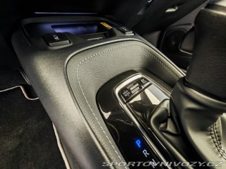 Toyota Corolla 2.0 Hybrid e-CVT Style 1800