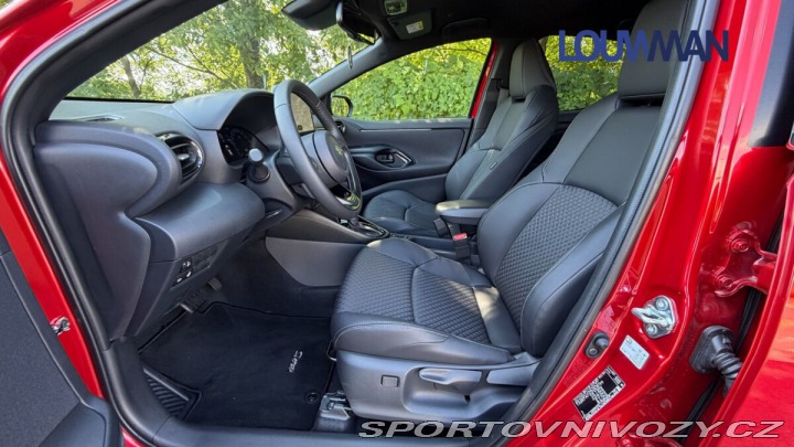 Toyota Yaris 1.5 HEV CVT EXECUTIVE 1800