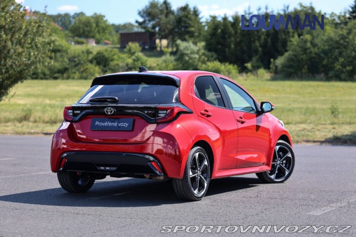 Toyota Yaris 1.5 HEV CVT EXECUTIVE 1800