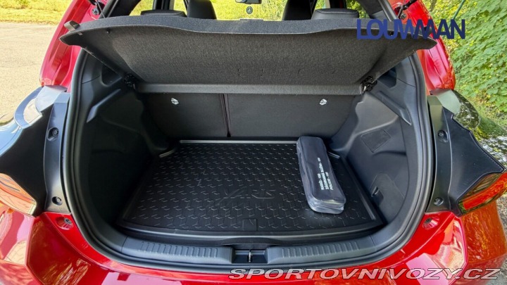 Toyota Yaris 1.5 HEV CVT EXECUTIVE 1800