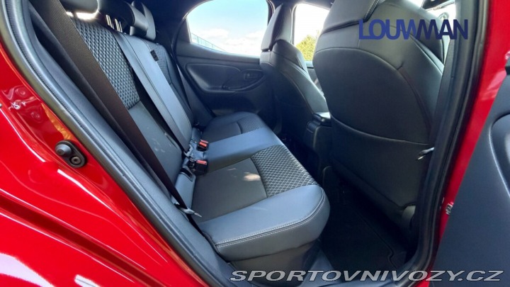 Toyota Yaris 1.5 HEV CVT EXECUTIVE 1800