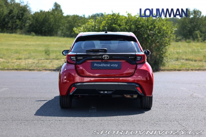 Toyota Yaris 1.5 HEV CVT EXECUTIVE 1800