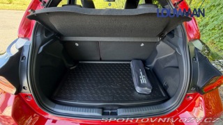 Toyota Yaris 1.5 HEV CVT EXECUTIVE 1800