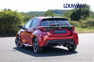 Toyota Yaris 1.5 HEV CVT EXECUTIVE 1800