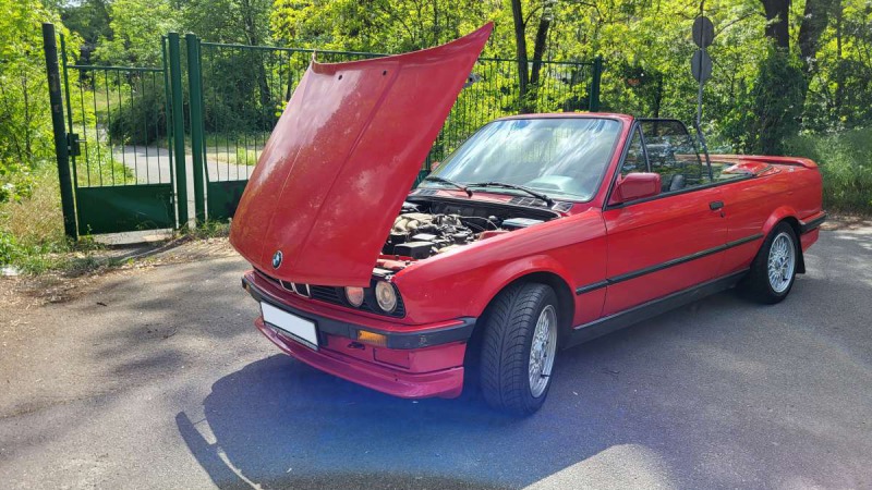 BMW 3 E30 320i