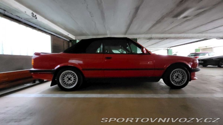 BMW 3 E30 320i 1990