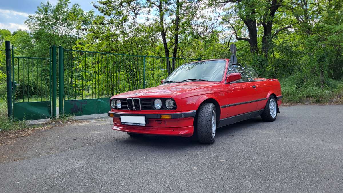 BMW 3 E30 320i
