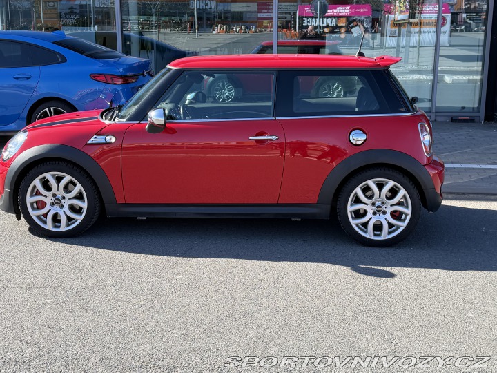 Mini Cooper JOHN COOPER WORKS 2011