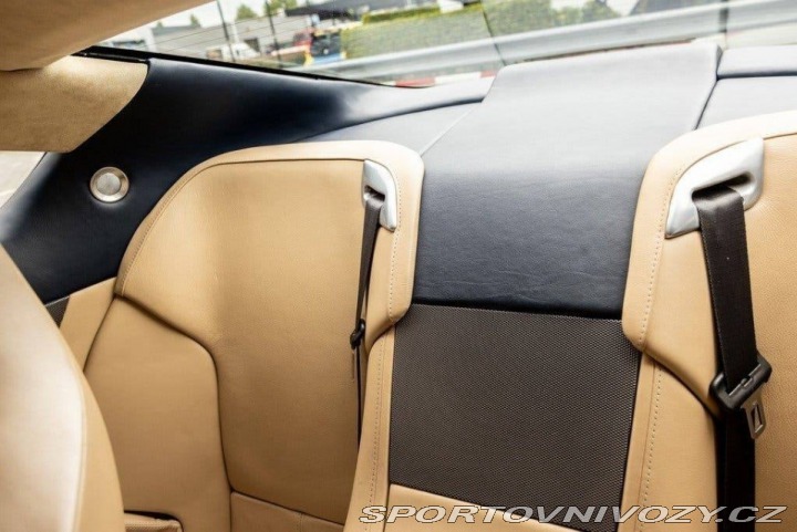 Aston Martin DB9 2005