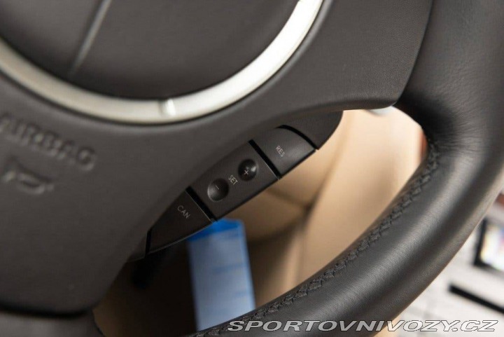 Aston Martin DB9 2005